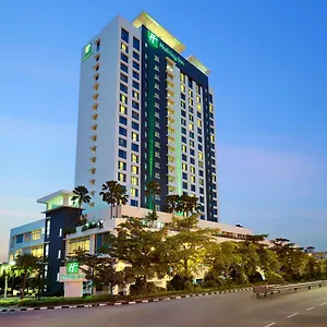 5* فندق هوليداي إن ملاكا
